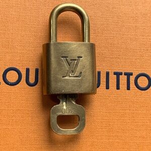 Authentic Louis Vuitton Key and Lock Set #300